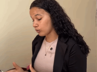 H2412005 Ma filha insistem em tentarem arruinar dia da vendedora ela respondeu com sorriso part2