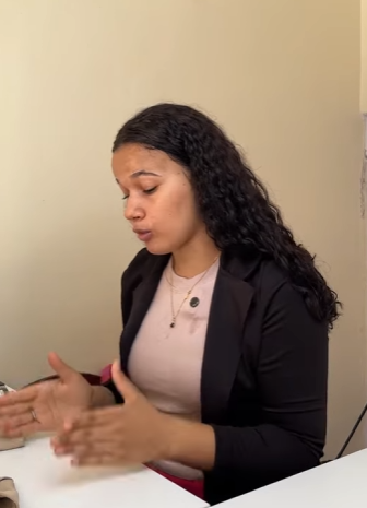 H2412005 Ma filha insistem em tentarem arruinar dia da vendedora ela respondeu com sorriso part2