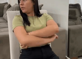 H2501003 Elas descobriram que ela nunca pagou então expuseram part2