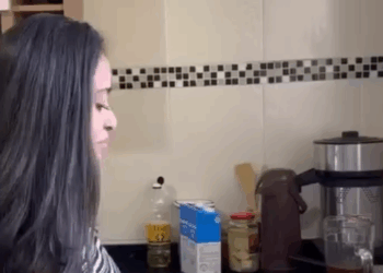 H2505003 Ela emprestou liquidificador para vizinha sem saber que ela voltaria faria isso com ela part2