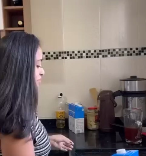 H2505003 Ela emprestou liquidificador para vizinha sem saber que ela voltaria faria isso com ela part2