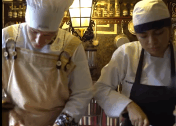 H2507003 Menospreció un humilde estudiante por su apariencia, sin pensar que pasaría esto parte 2