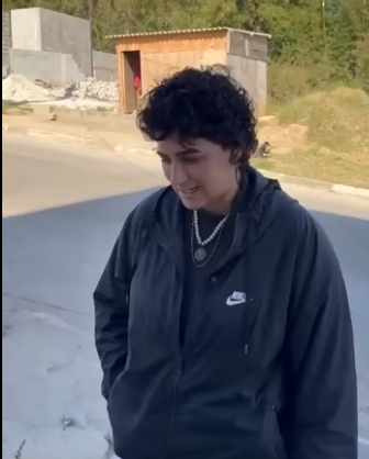 H0409003 Chegou para passar Natal na casa da mãe mais olha de que jeito part2