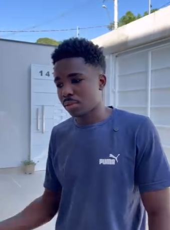 H2603003 Esse menino foi adotado sua mãe tratou de forma diferente veja que aconteceu no final part2