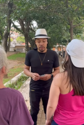 H2609004 Milionário testa muitas mulheres para encontrar amor da sua vida part2