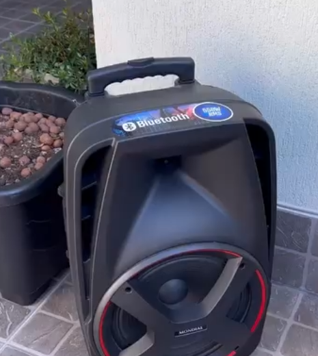 H2705005 Esse homem tinha vida boa, porque sua esposa sustentava apesar de tudo pagava mal part2