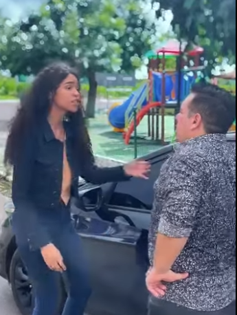 H2708003 garota se trocou na frente dos outros voce na vai imaginar porque ela fez isso parte 2