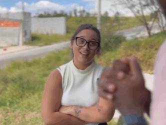 H2803004 Sua vizinha disse para ela não entrar em casa para não ter que limpar, olha que os vizinhos inventaram part2