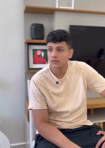 H2903008 Essa mulher estava todos os dias na casa de outra pessoa veja que os seus vizinhos faziam com ela parte 2