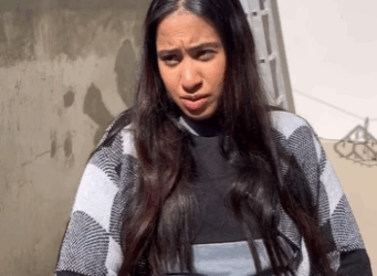 H2903009 Ela envergonha amiga na frente de todos isso aconteceu part2