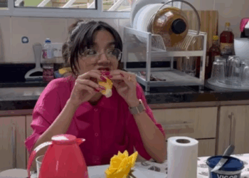 H2905003 Quem come com os olhos sempre acaba deixando comida part2