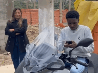 H2909009 Espera marido sair para trabalhar, para vizinho entrar na casa dela part2