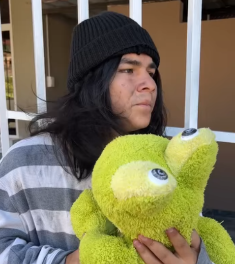 H0610004 La separaron de su padre años más tarde se volvieron encontrar part2