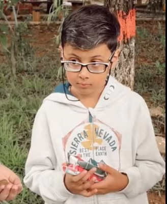 H0805002 Empresário deu lhe uma grande recompensa pela sua honestidade part2