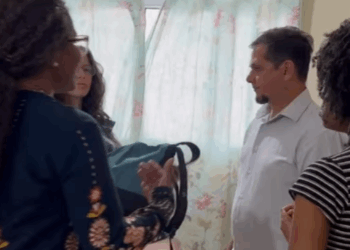 H0805010 Rejeita sua meia irmã por parecer diferente part2