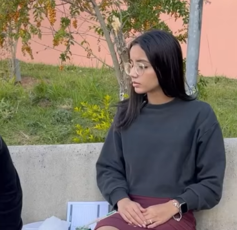 H1003003 Secretária se apaixonou por um colega sem saber que na verdade ele era dono part2