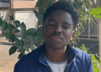 H1003002 Ela desprezou seu EX pensando que ele estava sozinho teve uma surpresa part2