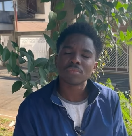 H1003002 Ela desprezou seu EX pensando que ele estava sozinho teve uma surpresa part2