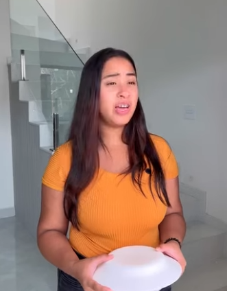 H1316002 Essa garota comprava comida da sua vizinha porque ela não sabia cozinhar isso part2