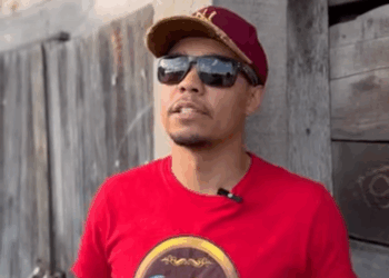 H1305003 Ela nunca quis sair sozinha com marido sempre convidando as amigas até part2