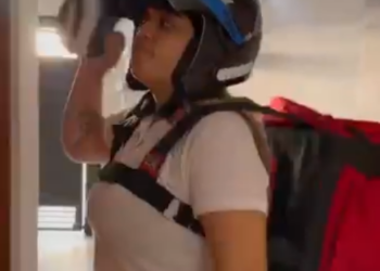 H1115007 Ela nunca imaginou que com uma pizza poderia descobrir infidelidade do marido part2