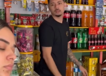 H1115006 hipocrita tem tantas caras que depois não sabe qual usar part2