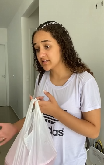 H1101015 Você não vai acreditar que essa Patroa fez para Empregada part2