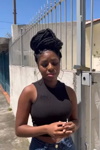 H1305007 Aquele que oferece muito algo espera em troca, nada grátis part2