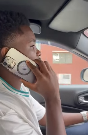 H1305009 Mulher chegou de Nova York com um iPhone para suas três irmãs part2