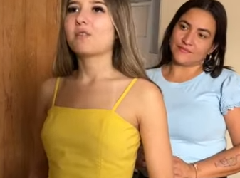 H1019013 Suas irmãs sempre lhe deixavam mala menor sua mãe fez isso part2