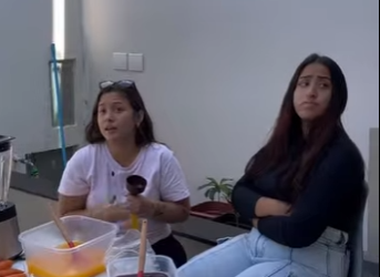 H1603001 Duas das suas filhas engravidaram mãe dela faz isso part2