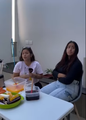 H1603001 Duas das suas filhas engravidaram mãe dela faz isso part2