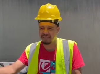 H1305014 Jovem tinha sua esposa não deixava faltar nada, por isso ela não queria ajudá la trabalhar part2