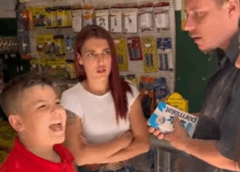 H0215004 Venderam frango para filho com uma surpresa sem saber com quem mexeram part2