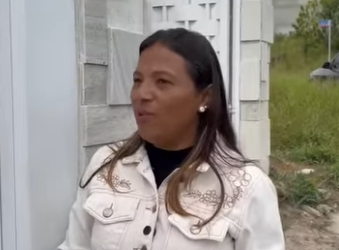 H1314007 irmã dela dá um carro para namorado para que ele deixe part2