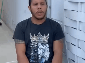 H0214005 Eles chegavam todos os dias às da manhã para pegar comida parte 2