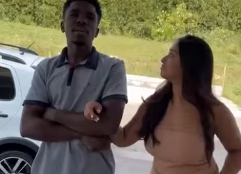 H1719002 Aluga casa também quer comer sentar na mesa part2