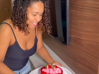 H1617002 Flagrou sua mulher na cama com seu patrão no dia do aniversário dela part2