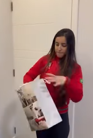 H1618003 presente não era para ela, mas ambição ganhou vergonha dela part2