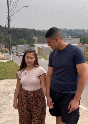 H1603008 Vendia Gelinhos, mas tinha tudo caro relógio caro celular caro corrente cara part2