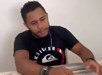 H1716004 Eles comem de tudo na casa da irmã part2