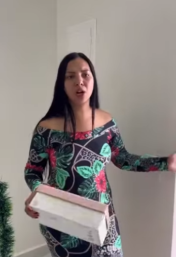 H1716010 Ela usa todas as roupas da sua irmã sem pedir permissão apoiado pela mãe part2