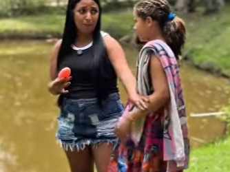 H1820006 MADRASTA COLOCOU ENTEADA PARA TOMAR BANHO NA LAGOA MARIDO DELA TOMOU UMA ATITUDE part2