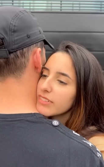 H1918003 Tinha inveja da amiga porque ela tinha namorado part2