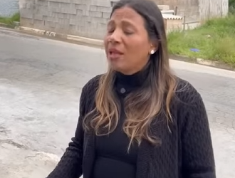 H1914005 Ele procura comida na casa da sua mãe depois de se casar part2