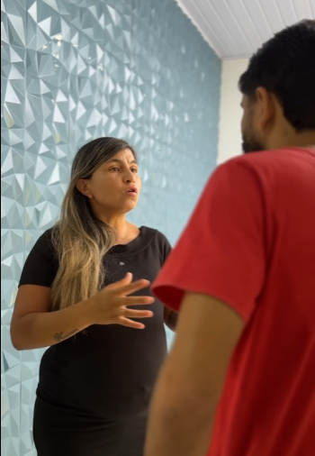 H0206003 Ma estava descontando stress na filha ate que pai decidiu resolver situac part2