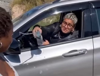 H1706017 Diz um ditado que mundo dá muitas voltas part2