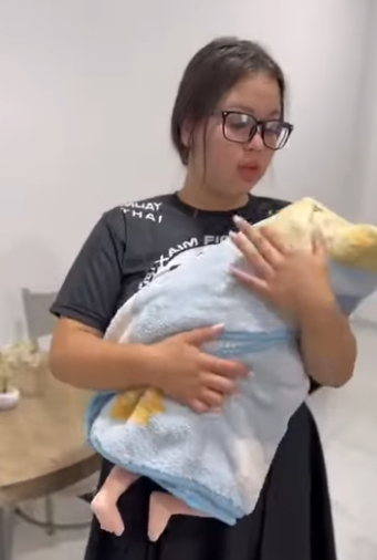 H1905006 esposa descuidada prepara uma surpresa que deixa todos sem palavras na festa do marido part2