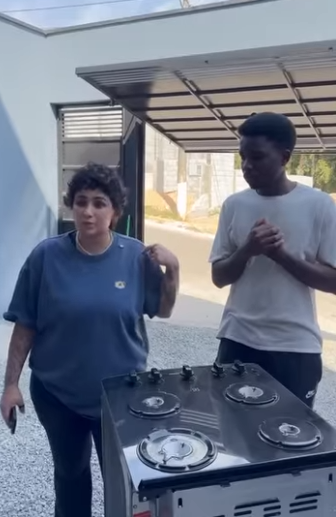 H1918007 Ela leva fogão para sogra, para que ela não vá mais sua casa part2