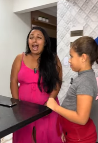 H1909012 MADRASTA CRUEL QUEBROU CELULAR DA ENTEADA MARIDO DELA TOMOU ATITUDE part2